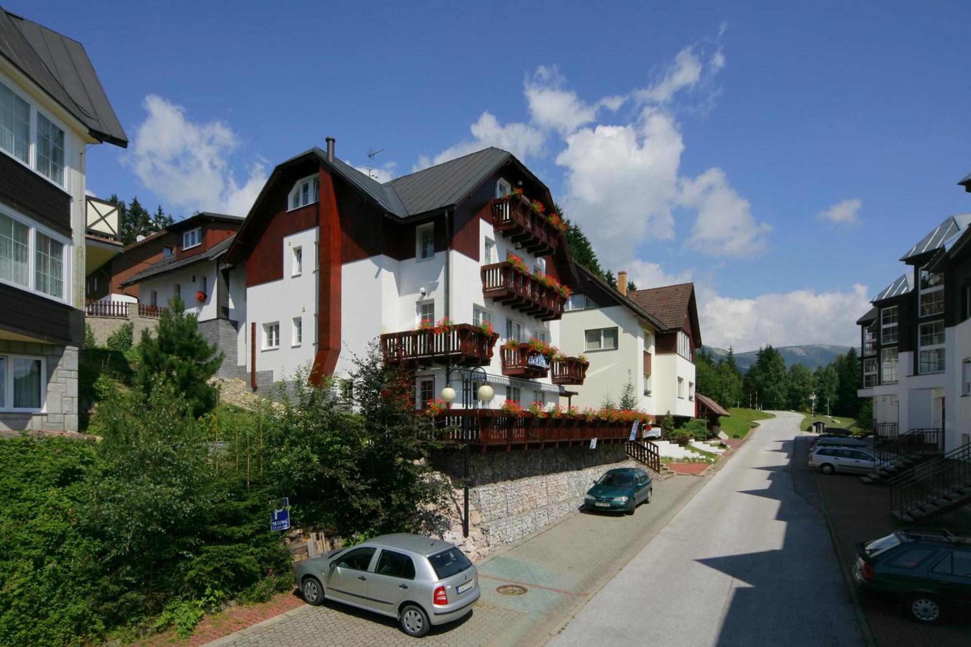 Pension Alba Spindleruv Mlyn Exterior photo